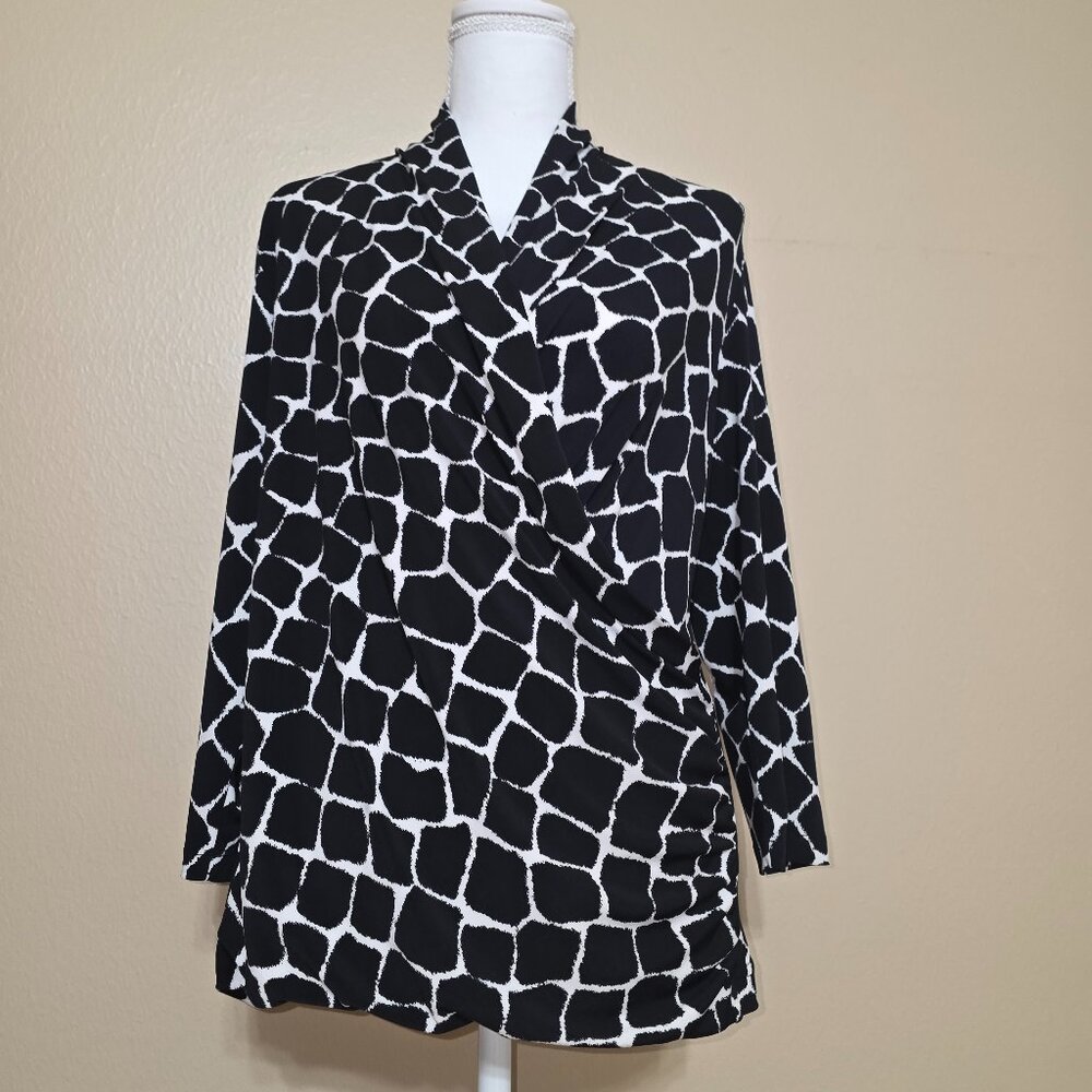 Vince Camuto Black & White Geometric Print Wrap Style Top Size Large